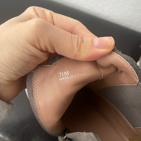 Boots - Picture 6 of 6